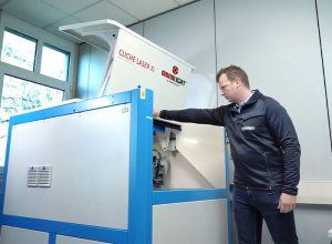 Experten beraten zu Monolight Laseranwendungen und individuellen Prozesslösungen.